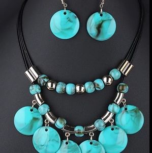 Turquoise Acrylic necklace set!